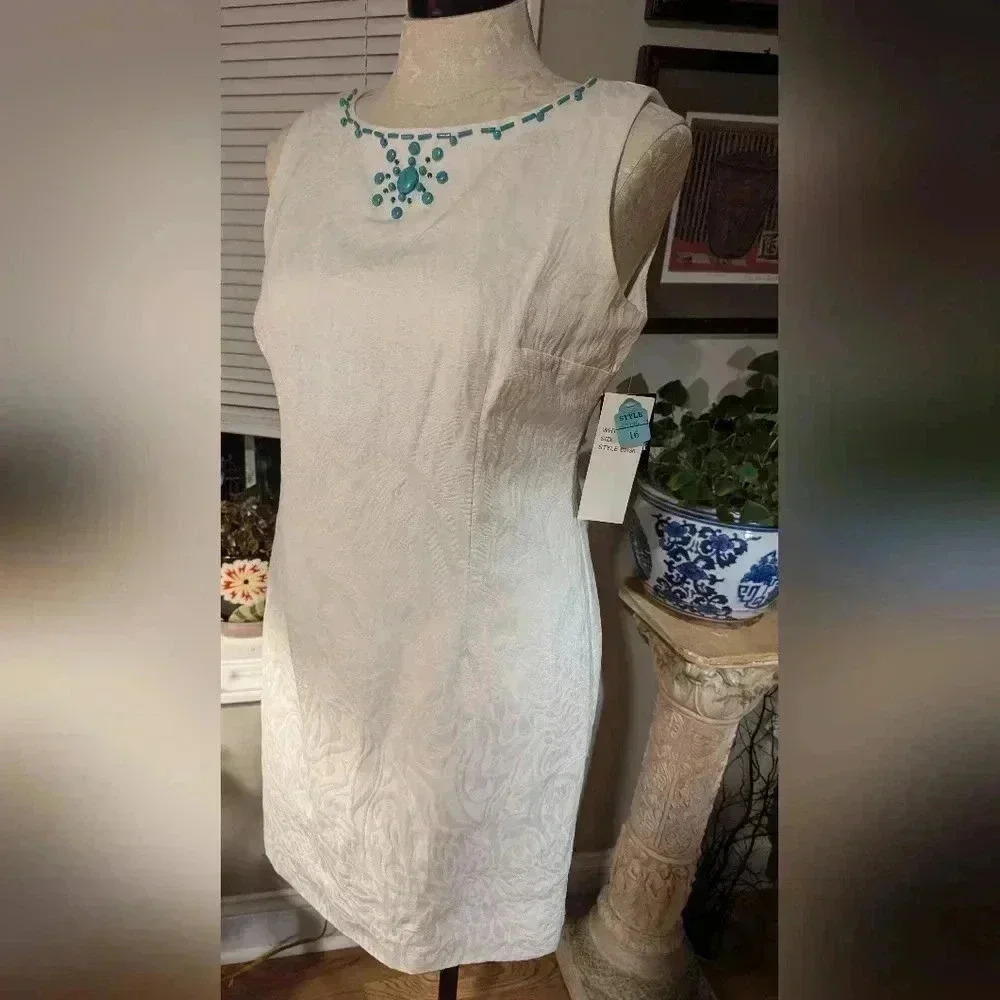 NWT Studio I Sleeveless Dress Sizes 16